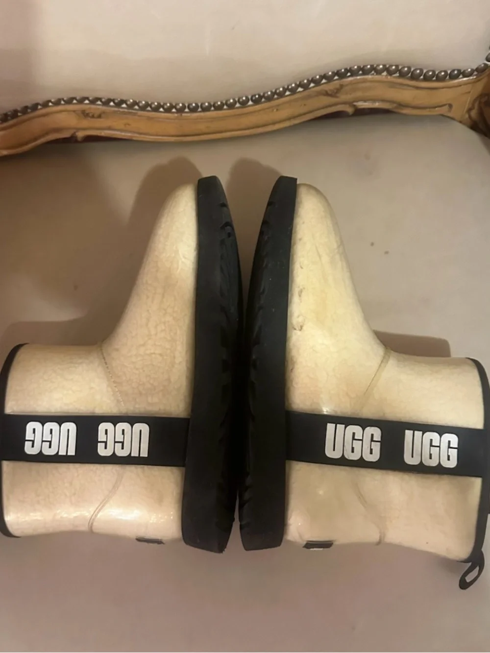 UGG Classic Clear Mini Boots Natural/Black Waterproof Size 9